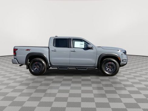 Certified 2025 Nissan Frontier PRO-4X image 12