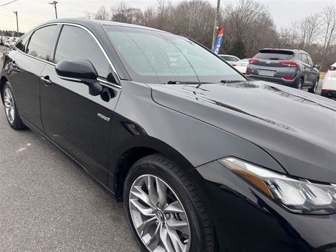 Used 2019 Toyota Avalon XLE w/ All Weather Liner Package image 21