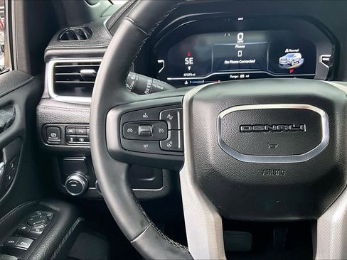 Used 2023 GMC Yukon Denali RWD image 24
