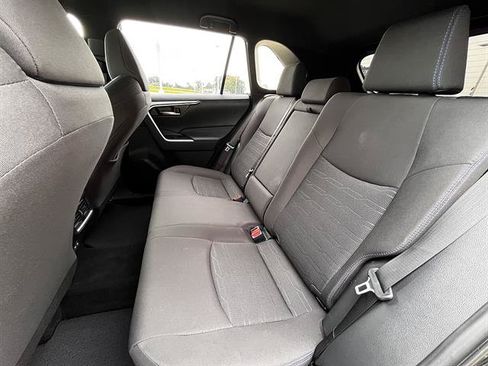Used 2024 Toyota RAV4 SE AWD/4WD image 10