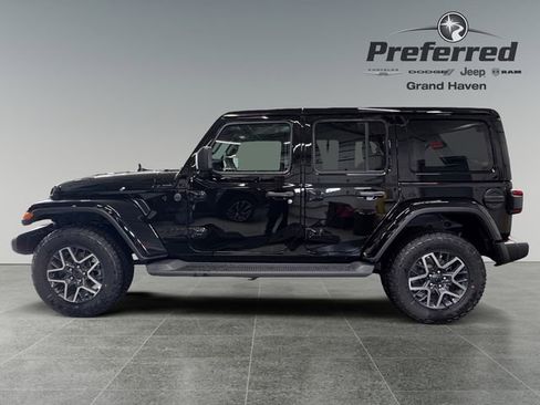 New 2026 Jeep Wrangler Unlimited Sahara AWD/4WD image 9