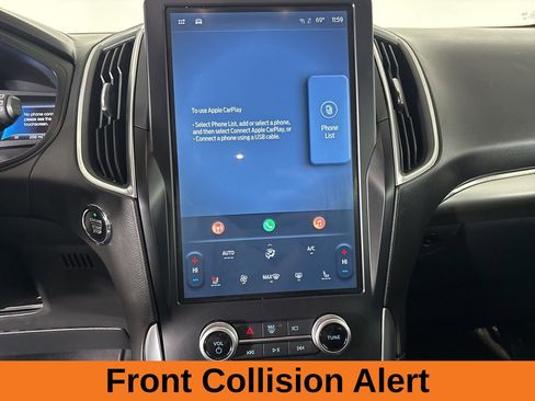 Used 2024 Ford Edge Titanium image 13