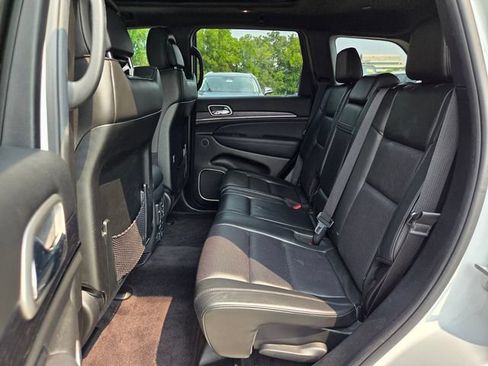 Used 2018 Jeep Grand Cherokee High Altitude RWD image 12