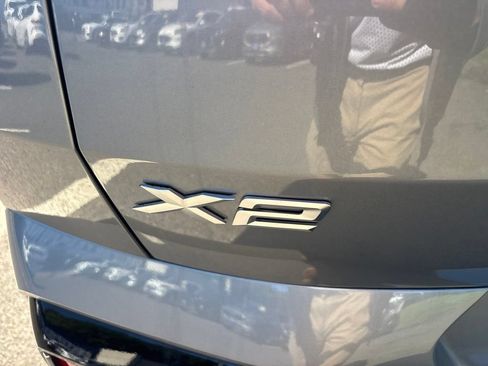 Used 2025 BMW X2 xDrive28i AWD/4WD image 4