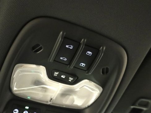 Used 2023 Chevrolet TrailBlazer RS w/ Sun and Liftgate Package image 30