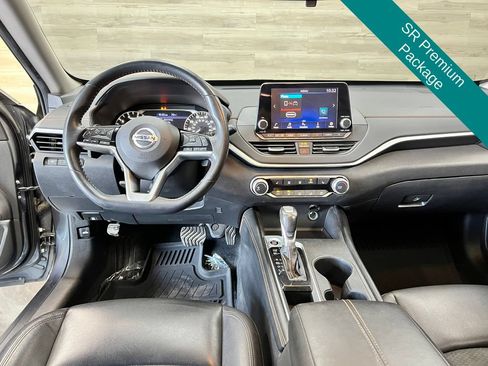 Used 2021 Nissan Altima 2.5 SR w/ SR Premium Package FWD image 2