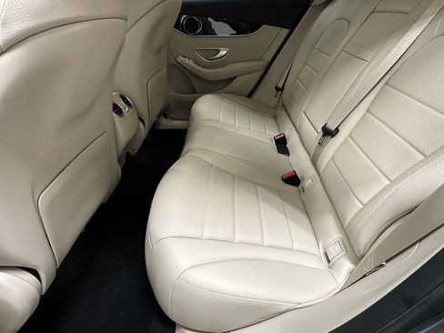 Certified 2022 Mercedes-Benz GLC 300 image 23