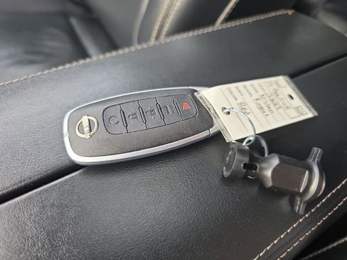 Used 2023 Nissan Rogue SL image 30