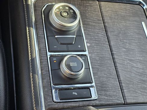 Used 2021 Ford Expedition Limited image 29