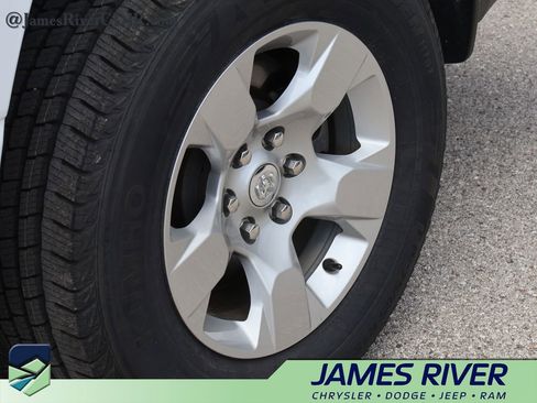 Used 2023 RAM 1500 Big Horn AWD/4WD image 37