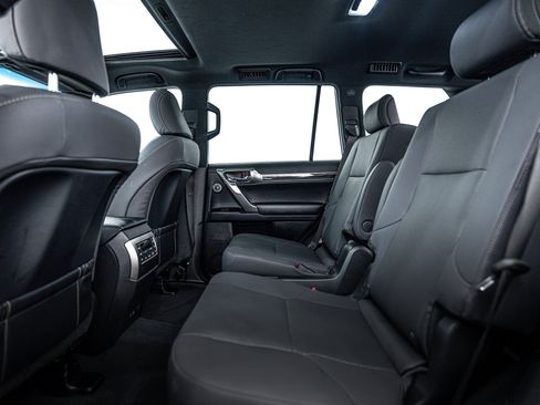 Used 2023 Lexus GX 460 Premium image 14