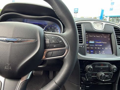 Used 2023 Chrysler 300 Touring RWD image 20