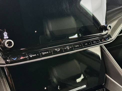 Used 2022 Jeep Wagoneer Series I w/ Rear Seat Video Group 1 image 24