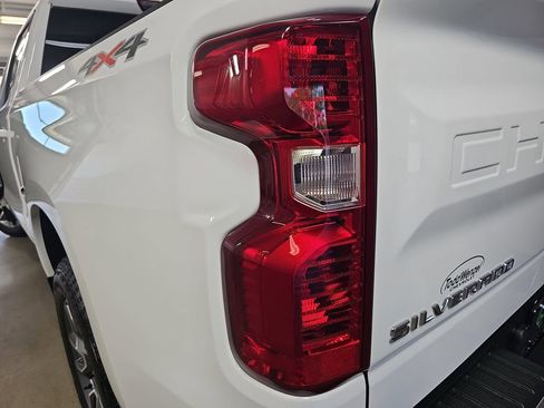 Certified 2024 Chevrolet Silverado 1500 LT AWD/4WD image 39