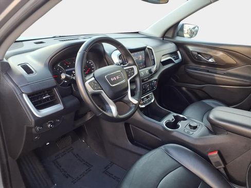 Used 2024 GMC Terrain SLT image 9