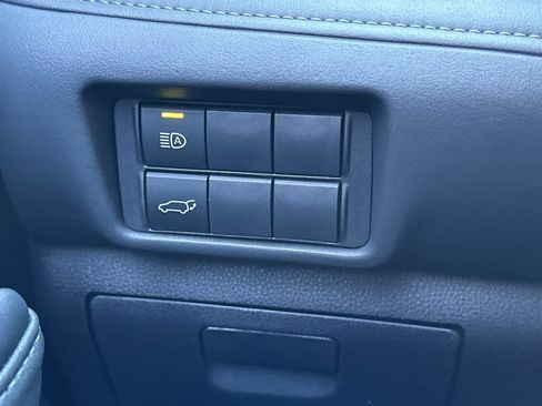 Used 2025 Toyota Highlander XLE AWD/4WD image 37