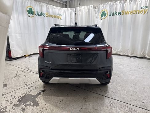Certified 2024 Kia Seltos EX FWD image 19