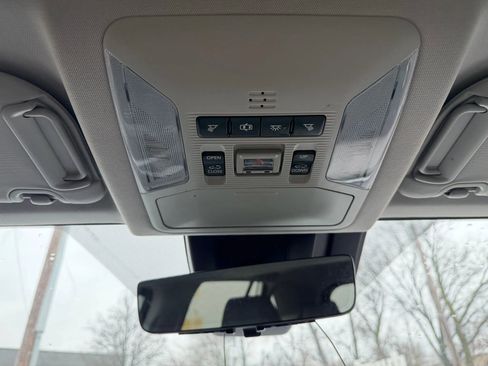 Used 2020 Toyota RAV4 XLE Premium FWD image 27