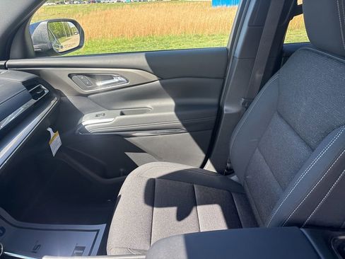 New 2026 Chevrolet Traverse LT w/ Midnight/Sport Edition FWD image 17