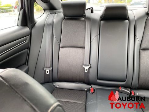 Used 2018 Honda Accord Sport image 17