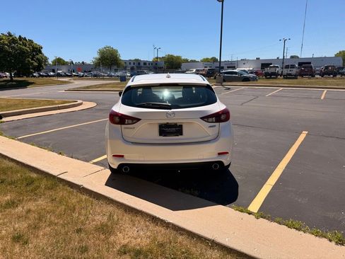 Used 2018 MAZDA MAZDA3 Touring FWD image 7