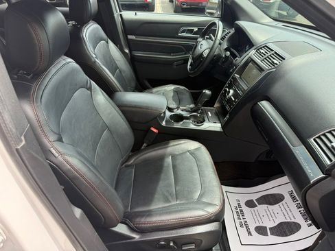 Used 2017 Ford Explorer Sport AWD/4WD image 32