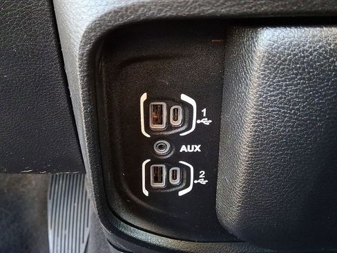 Used 2021 RAM 2500 Big Horn image 26