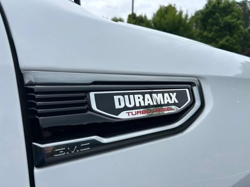 Used 2025 GMC Sierra 1500 AT4 w/ AT4 Premium Package AWD/4WD image 31