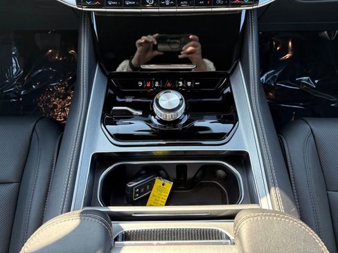 New 2026 Jeep Grand Wagoneer 4WD image 26