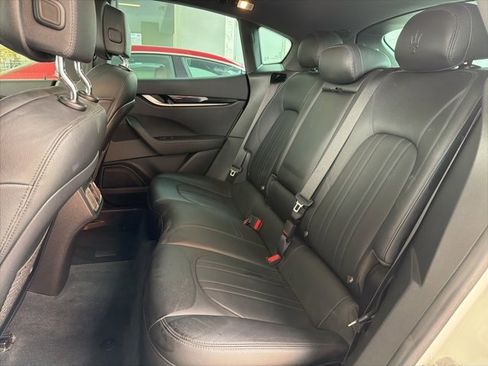 Certified 2022 Maserati Levante GT image 17