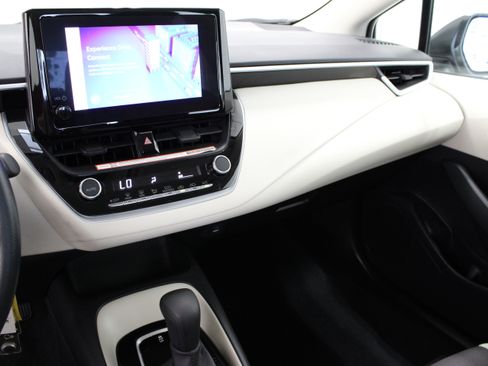 Used 2025 Toyota Corolla LE FWD image 15