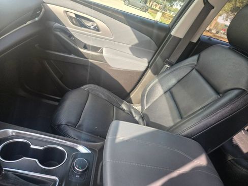 Used 2019 Chevrolet Traverse LT image 22
