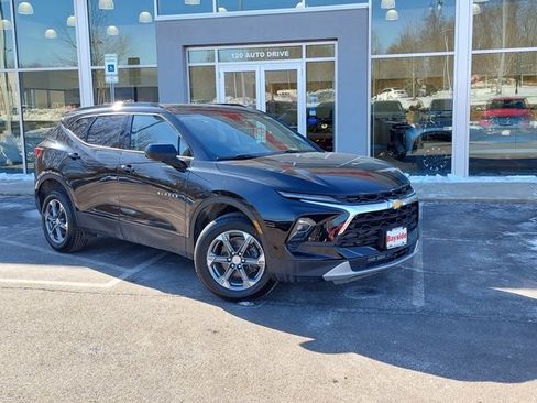 Used 2024 Chevrolet Blazer LT w/ Convenience Package image 2