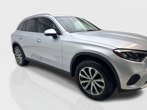 Used 2023 Mercedes-Benz GLC 300 4MATIC image 12