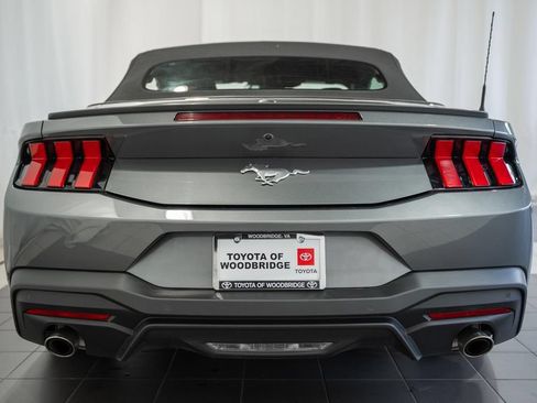 Used 2025 Ford Mustang Premium RWD image 5