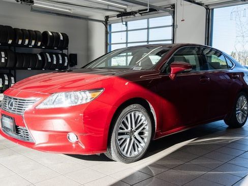 Used 2013 Lexus ES 350 w/ Luxury Pkg image 3