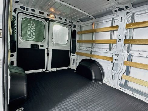 Used 2025 RAM ProMaster 2500 w/ U-Haul Equipment Group FWD image 14