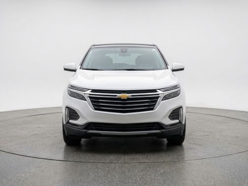 Used 2025 Chevrolet Equinox LT FWD image 2