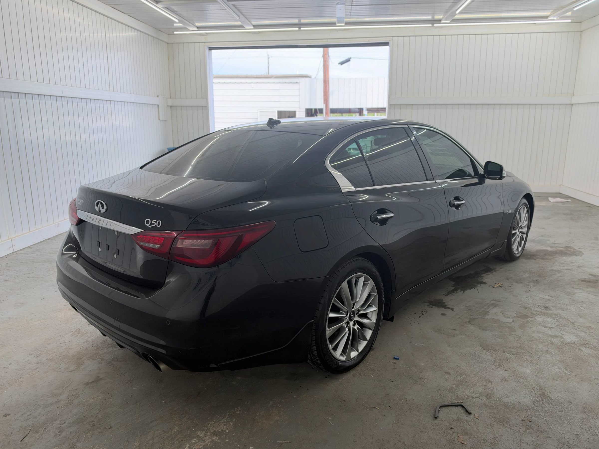 Used 2018 INFINITI Q50 Luxe w/ Essential Package (3.0T Luxe) RWD image 5