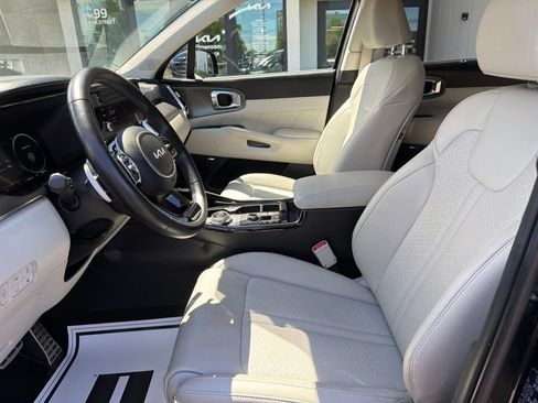 Certified 2023 Kia Sorento SX Prestige AWD/4WD image 30