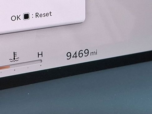 Used 2025 Genesis G80 2.5T image 13