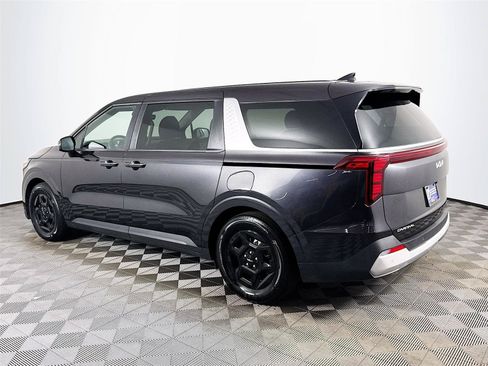 Used 2025 Kia Carnival FWD image 7