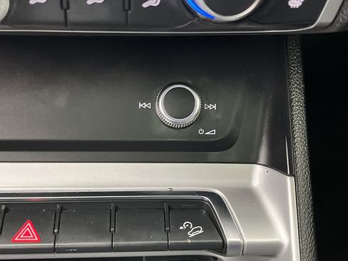 Used 2019 Audi Q3 2.0T Premium image 18