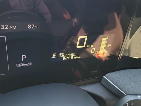 Certified 2025 Nissan Kicks SV FWD image 21