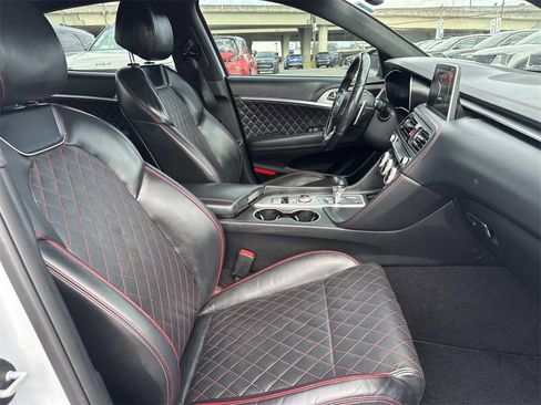 Used 2019 Genesis G70 2.0T Advanced w/ Sport Package image 18