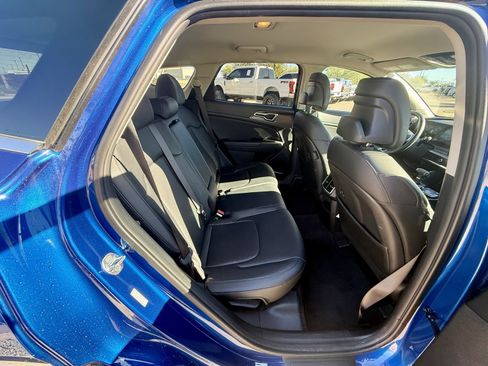Used 2023 Kia Sportage EX image 14
