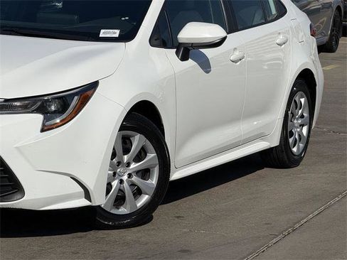 Certified 2024 Toyota Corolla LE image 3