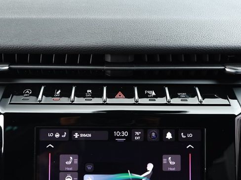 Certified 2025 Jeep Grand Cherokee Laredo w/ Luxury Tech Group I AWD/4WD image 16