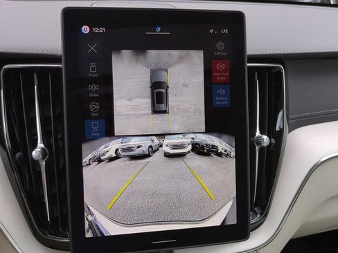 New 2026 Volvo XC60 B5 Ultra w/ Protection Package Premier AWD/4WD image 16