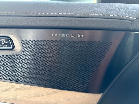 Used 2025 Volvo XC90 B5 Plus w/ Protection Package Premier image 25